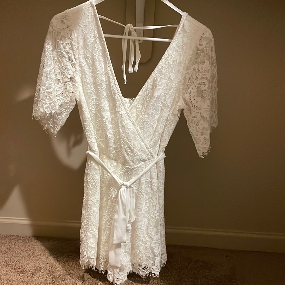White lace boutique short sleeve romper - Size Small